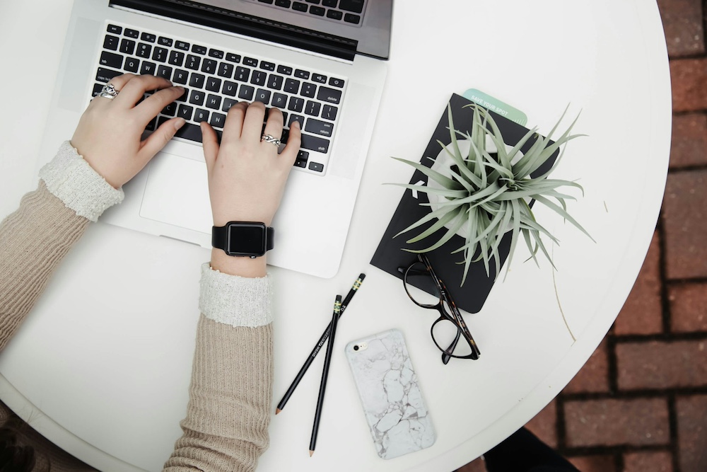 Hosting solutions - Photo by Corinne Kutz on Unsplash